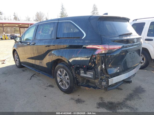 5TDYRKEC3MS011035 Toyota SIENNA XLE