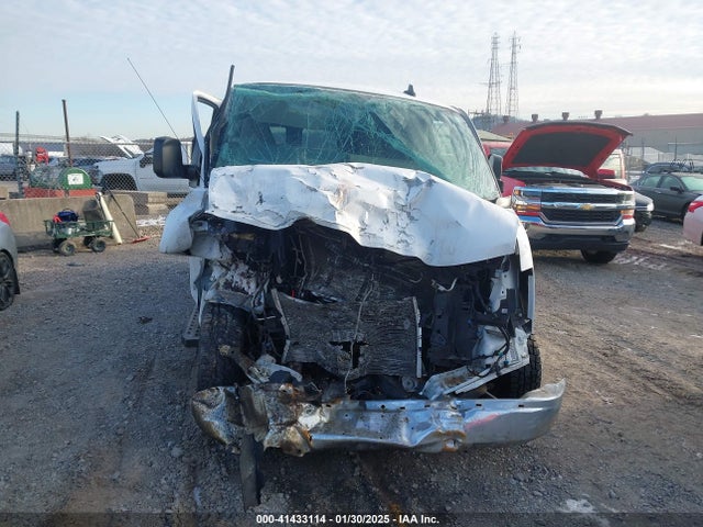 1GAZGPFG6J1269222 Chevrolet Express 3500 Lt