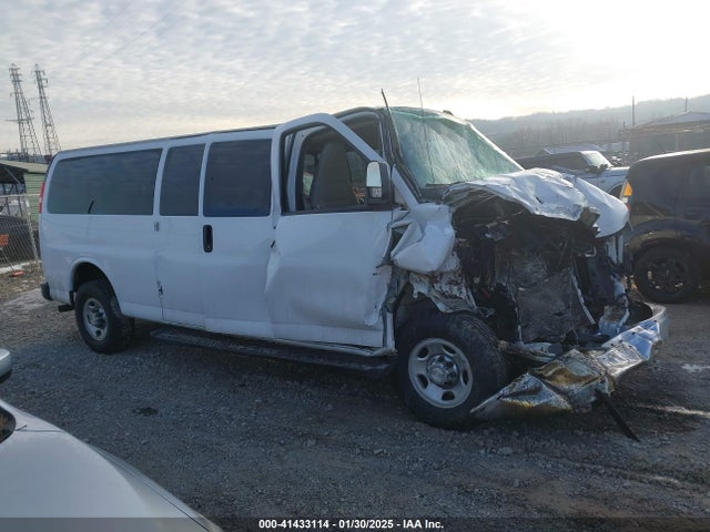 1GAZGPFG6J1269222 Chevrolet Express 3500 Lt