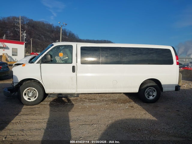 1GAZGPFG6J1269222 Chevrolet Express 3500 Lt