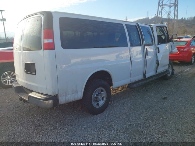 1GAZGPFG6J1269222 Chevrolet Express 3500 Lt