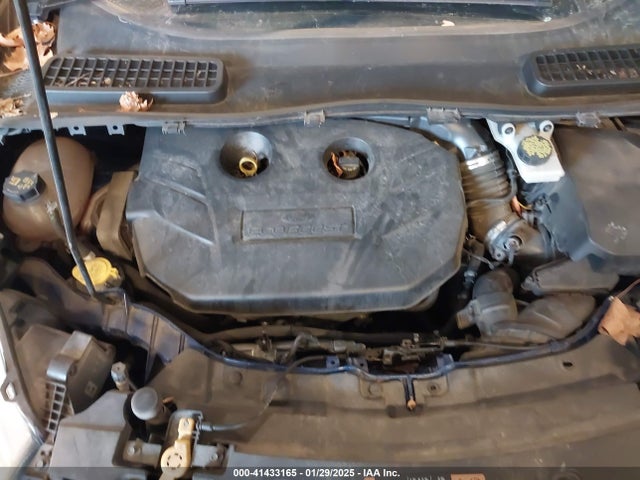 1FMCU0J9XJUC33162 Ford Escape Titanium