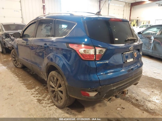 1FMCU0J9XJUC33162 Ford Escape Titanium