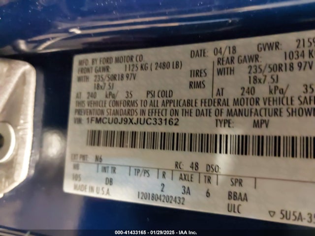 1FMCU0J9XJUC33162 Ford Escape Titanium