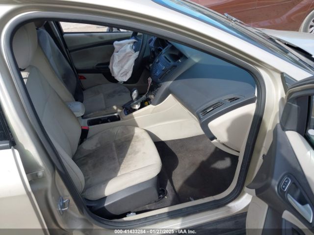 1FADP3K29HL289439 Ford FOCUS SE