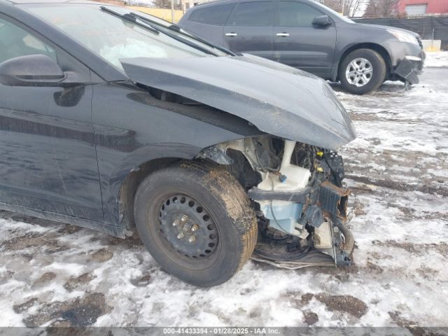 KMHD74LFXHU207158 Hyundai ELANTRA SE
