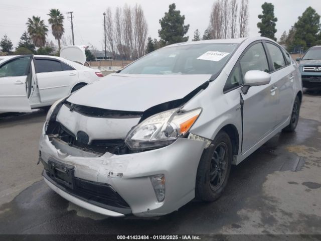 JTDKN3DU0F1946000 Toyota Prius Four