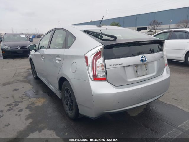 JTDKN3DU0F1946000 Toyota Prius Four