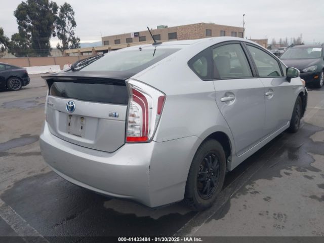 JTDKN3DU0F1946000 Toyota Prius Four