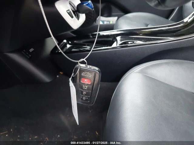 Toyota Prius Prime Premium 2018 JTDKARFPXJ3087064 Image 11