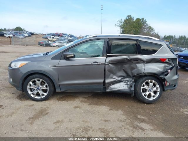 1FMCU0J95EUB66282 Ford Escape Titanium
