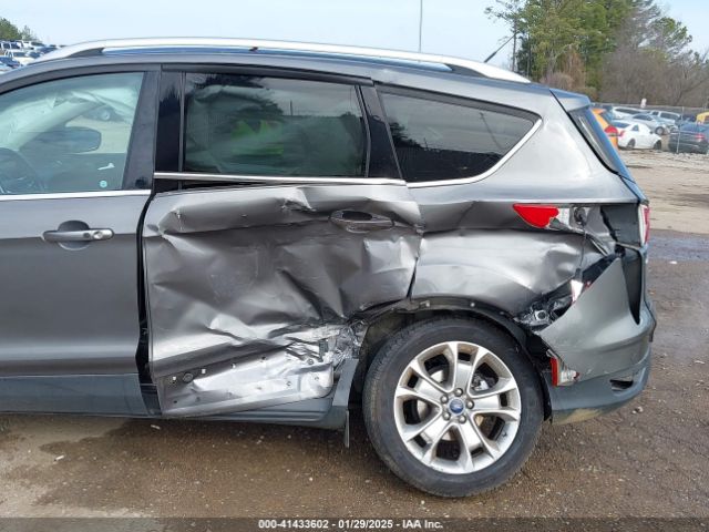 1FMCU0J95EUB66282 Ford Escape Titanium