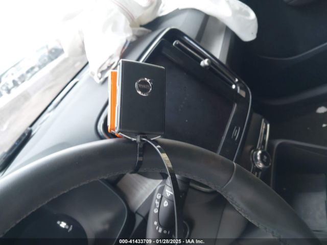2024 VOLVO XC40 YV4L12UK0R2260737 Photo 10