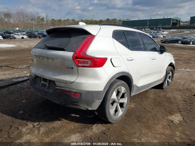 2024 VOLVO XC40 YV4L12UK0R2260737 Photo 3