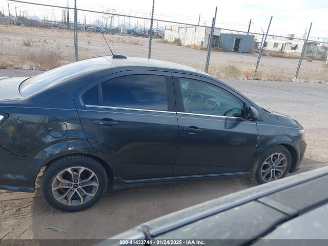 Chevrolet Sonic Lt Auto 2018 1G1JD5SH3J4121102 Image 13
