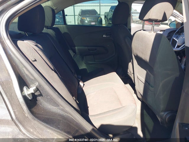 Chevrolet Sonic Lt Auto 2018 1G1JD5SH3J4121102 Image 8