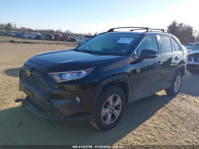 Toyota Rav4 Xle 2019 JTMP1RFV6KD033597 Image 2