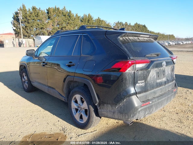 Toyota Rav4 Xle 2019 JTMP1RFV6KD033597 Image 3
