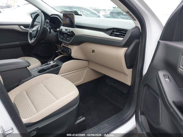 1FMCU9G69MUA84300 Ford ESCAPE SE