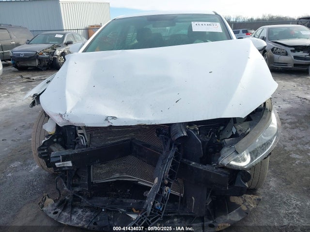5NPD74LF0JH392213 Hyundai ELANTRA SE