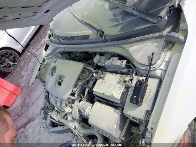 5NPD74LF0JH392213 Hyundai ELANTRA SE