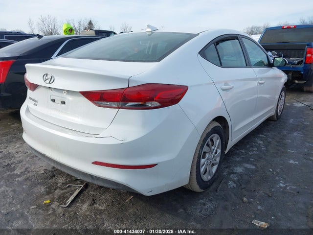 5NPD74LF0JH392213 Hyundai ELANTRA SE