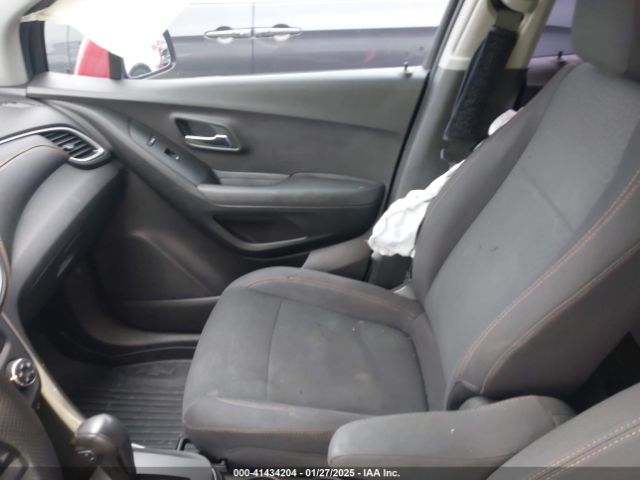 3GNCJKSB6HL185309 Chevrolet TRAX LS