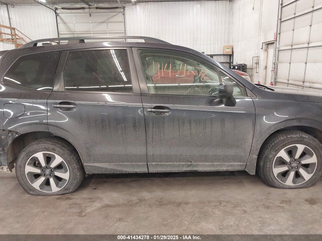Subaru Forester 2.5i Premium 2017 JF2SJAECXHH577826 Image 14