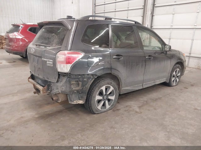 Subaru Forester 2.5i Premium 2017 JF2SJAECXHH577826 Image 4