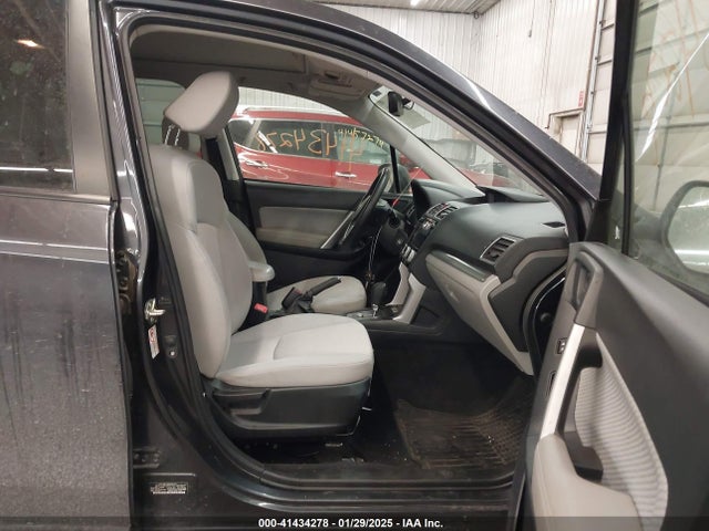 Subaru Forester 2.5i Premium 2017 JF2SJAECXHH577826 Image 5