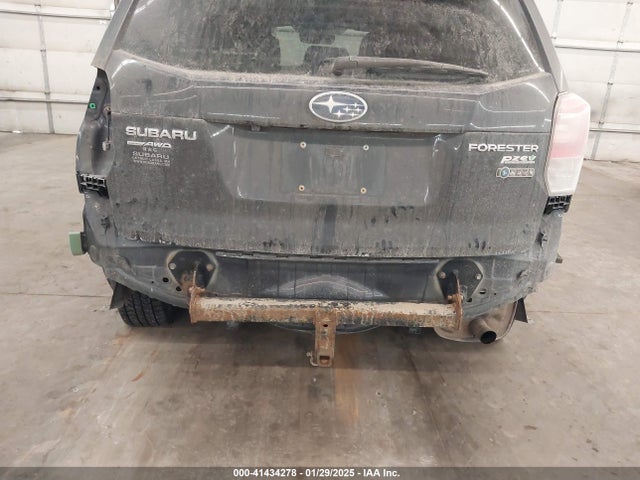 Subaru Forester 2.5i Premium 2017 JF2SJAECXHH577826 Image 6