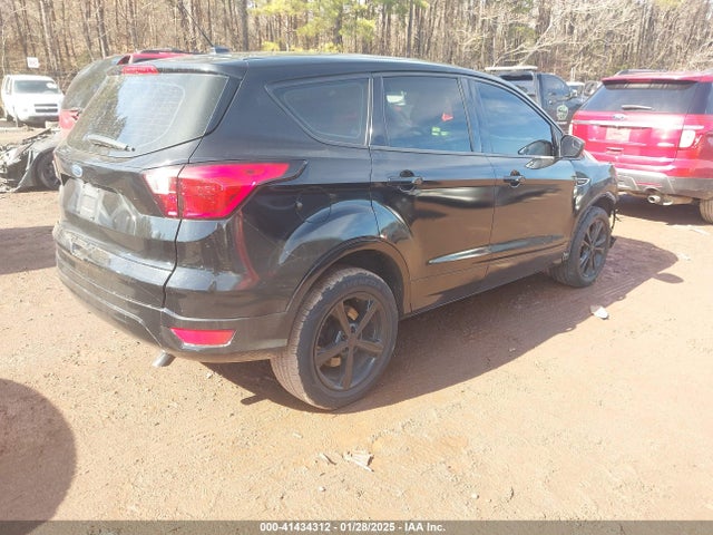 Ford ESCAPE S 2019 1FMCU0F75KUB45662 Image 4