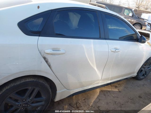 3KPF34AD6ME305283 KIA Forte Gt-line