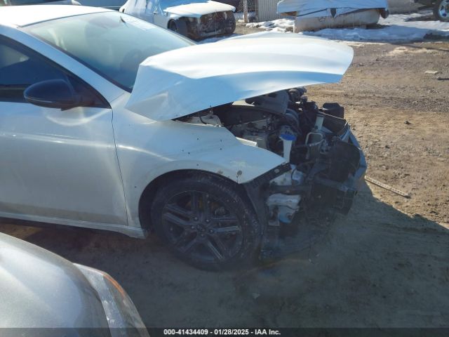 3KPF34AD6ME305283 KIA Forte Gt-line