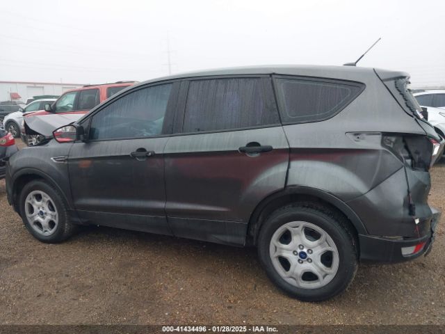 1FMCU0F76JUC06001 Ford Escape