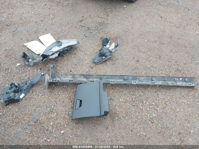 1FMCU0F76JUC06001 Ford Escape