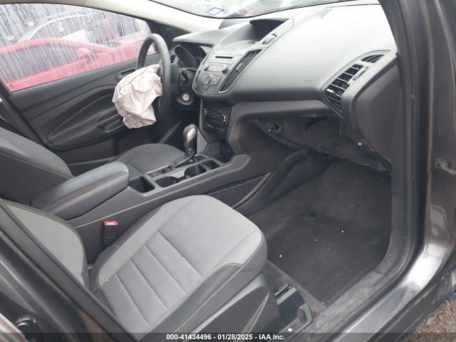 1FMCU0F76JUC06001 Ford Escape