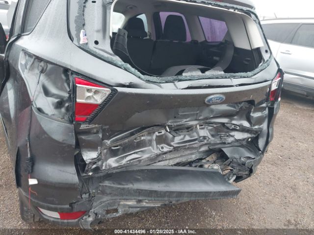 1FMCU0F76JUC06001 Ford Escape