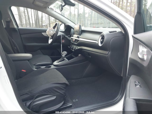 3KPF24AD7PE675519 KIA Forte Lxs