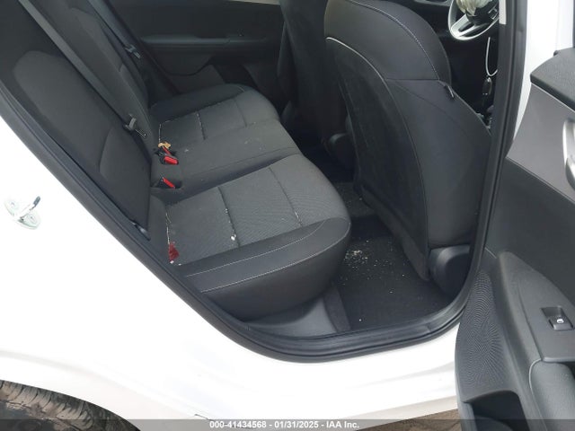3KPF24AD7PE675519 KIA Forte Lxs