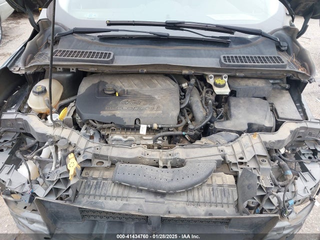 1FMCU0GD0JUB47676 Ford ESCAPE SE
