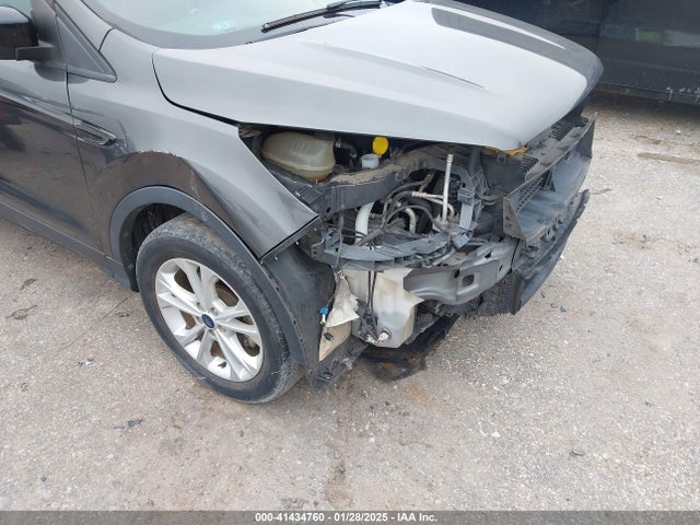 1FMCU0GD0JUB47676 Ford ESCAPE SE