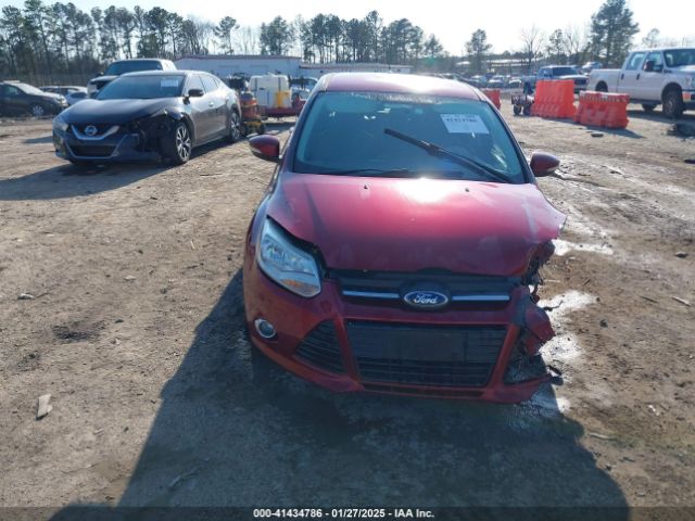 1FADP3K2XEL103550 Ford FOCUS SE