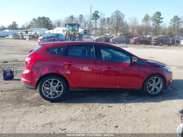 1FADP3K2XEL103550 Ford FOCUS SE