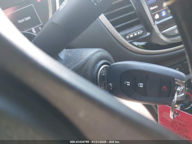 3GNCJKSB9LL311493 Chevrolet Trax Fwd Ls