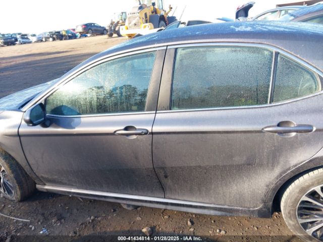 4T1B11HK1JU106092 Toyota CAMRY SE