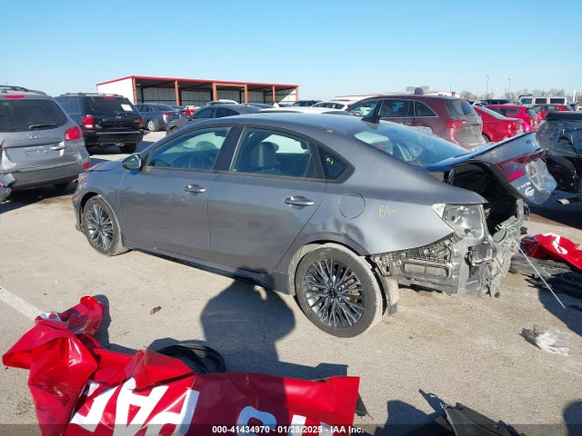 3KPF54AD7PE632192 KIA Forte Gt-line