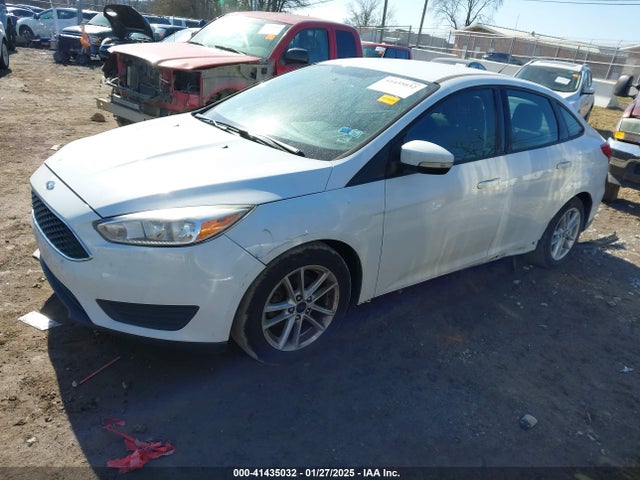 Ford FOCUS SE 2017 1FADP3F27HL321590 Image 2