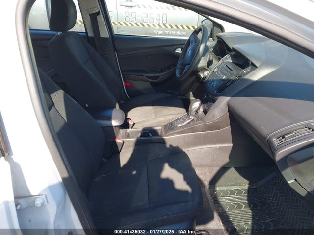 Ford FOCUS SE 2017 1FADP3F27HL321590 Image 5