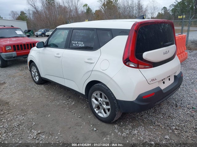 KIA SOUL LX 2022 KNDJ23AU9N7155114 Image 3